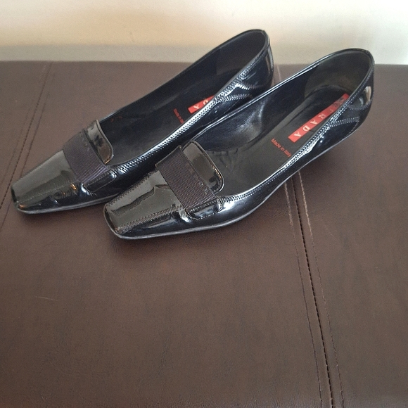 Prada Patent Leather Heels - Picture 5 of 13